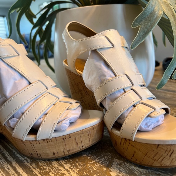 Kennedy Strappy Wedge - Picture 4 of 6